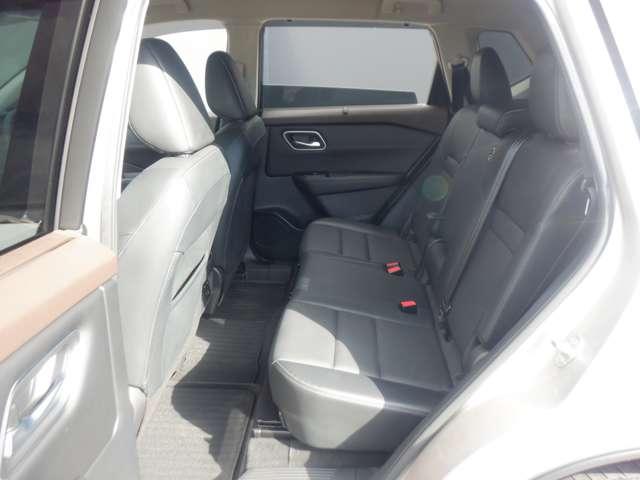 ��ȃV�[�g�����悭�z�[���h���Ă����`�̃V�[�g�ƂȂ�܂��B