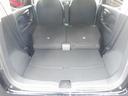 後席を倒すと広くなり長い荷物も積むことが出来ます。