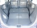後席を倒すと広くなり長い荷物も積むことが出来ます。