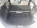 後席を倒すと広くなり長い荷物も積むことが出来ます。
