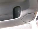 ドアポケットにはペットボトルなどを入れておけるスペースがございます