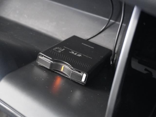 フィット １３Ｇ・Ｌパッケージ　１年保証ナビＲカメＥＴＣワンセグＢＴ接続ＬＥＤ　禁煙　１オ－ナ－　Ｂカメ　Ｓキー　ワンセグ　フルオートエアコン　整備記録簿　ナビＴＶ　リモコンキー　横滑り防止機能　エアバック　アイスト　ＥＴＣ付き（4枚目）