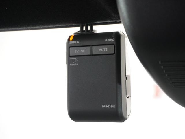 Ｎ－ＢＯＸカスタム ベースグレード　２年保証当社試乗車ナビＤレコＲカメＥＴＣ両電扉　Ｗ電動ドア　ＣＭＢＳ　Ｄレコ　禁煙　ベンチシート　アルミホイール　オートエアコン　スマートキ　ＬＥＤ　盗難防止装置　クルコン　ＥＴＣ　バックカメラ（4枚目）