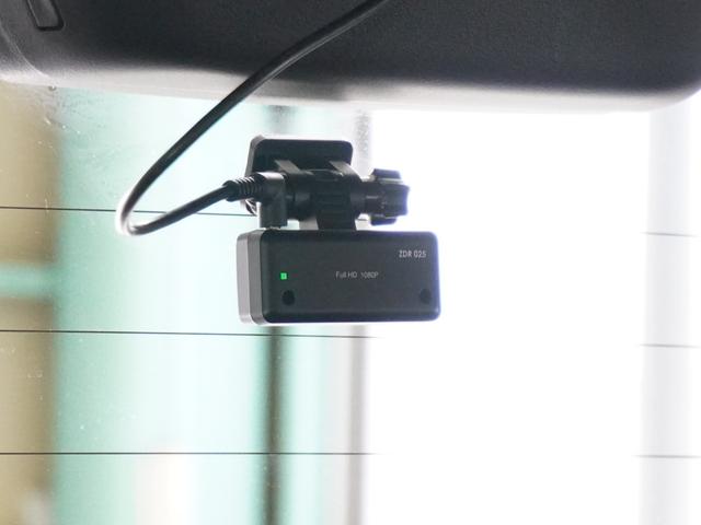 フリード Gジャストセレクション 1年保証ナビDレコRカメETC両電扉BTワンセグ 両側Pスライドドア Bモニター スマトキー 定期点検記録簿 Dレコ ワンオナ メモリーナビゲーション 助手席エアバッグ AUTOエアコン 1セグ 禁煙(5枚目)