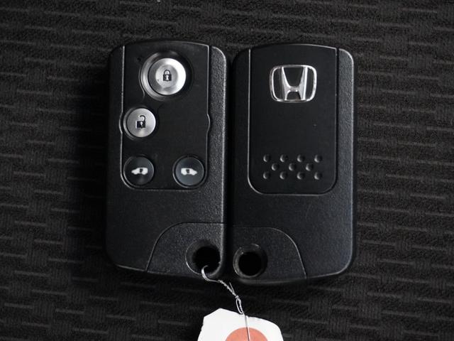 フリード Gジャストセレクション 1年保証ナビDレコRカメETC両電扉BTワンセグ 両側Pスライドドア Bモニター スマトキー 定期点検記録簿 Dレコ ワンオナ メモリーナビゲーション 助手席エアバッグ AUTOエアコン 1セグ 禁煙(18枚目)