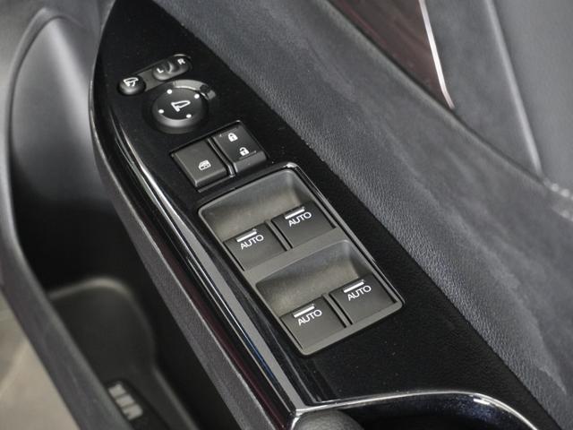 アコードハイブリッド ＥＸ　１年保証ナビＲカメＥＴＣクルコンＢＴ地デジＬＥＤ　バックモニター　本革シート　Ｐセンサー　サイドカーテンエアバック　サイドモニター　記録簿　アルミ　ナビＴＶ　ＬＥＤヘッド　フルセグテレビ　禁煙（32枚目）