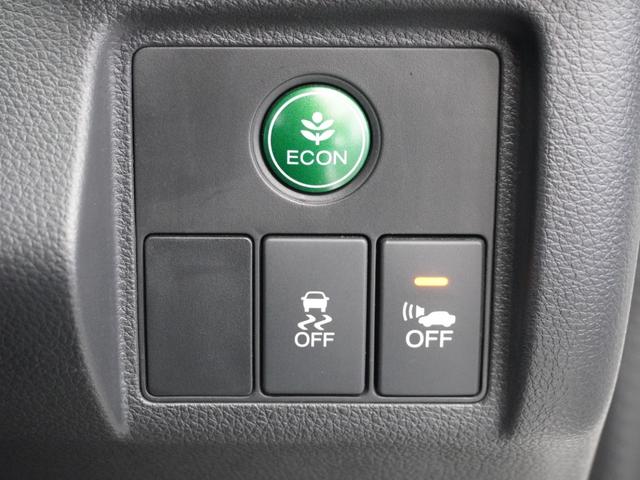 【ＶＳＡ】横滑り防止装置が装備されています。コーナーリング時の横すべりを抑える機能と、車両の急激な挙動変化を抑える機能で、安定した走行を実現しています。運転に安心とゆとりが出来ます。