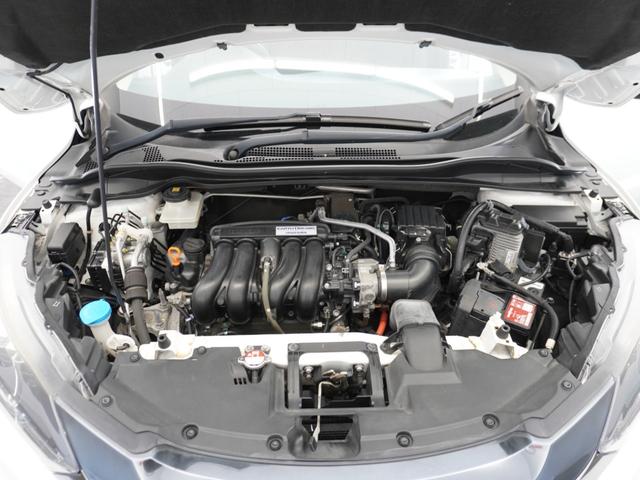 エンジンは車の心臓部分です。このエンジンルームが汚いとトラブルの基になります。当店は専用の液剤を使って徹底的に綺麗にします。