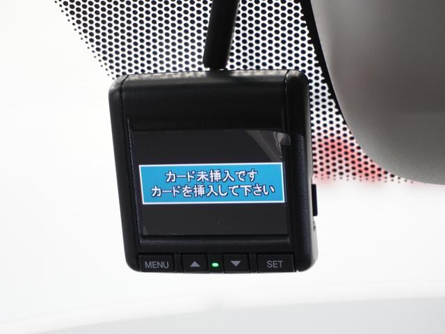 ◆ドライブレコーダー◆映像・音声などを記録する自動車用の装置です。　もしもの事故の際の記録はもちろん、旅行の際の思い出としてドライブの映像を楽しむことができます。