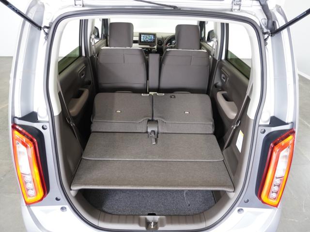 リアシートを使用しない時は倒せば更に広々ラゲッジスペースの出来上がりです、たくさんの荷物が積み込み可能です！