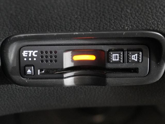 ヴェゼル ハイブリッドRS・ホンダセンシング 1年保証ナビRカメETC地デジBTパドルシフト ETC付 1オ-ナ- 定期点検記録簿 デュアルエアコン サイドSRS Rカメ フルオートエアコン 禁煙 両席エアバック スマキー TVナビ 横滑り防止(4枚目)