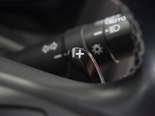 ヴェゼル ハイブリッドRS・ホンダセンシング 1年保証ナビRカメETC地デジBTパドルシフト ETC付 1オ-ナ- 定期点検記録簿 デュアルエアコン サイドSRS Rカメ フルオートエアコン 禁煙 両席エアバック スマキー TVナビ 横滑り防止(9枚目)