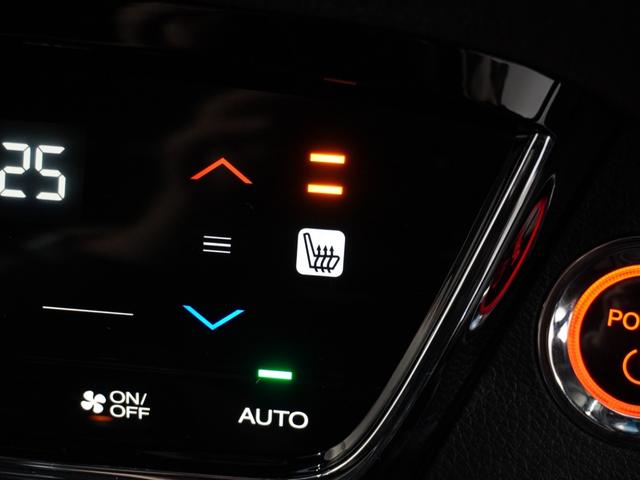 ヴェゼル ハイブリッドRS・ホンダセンシング 1年保証ナビRカメETC地デジBTパドルシフト ETC付 1オ-ナ- 定期点検記録簿 デュアルエアコン サイドSRS Rカメ フルオートエアコン 禁煙 両席エアバック スマキー TVナビ 横滑り防止(12枚目)