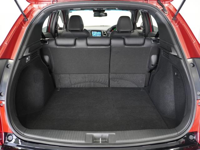 ヴェゼル ハイブリッドRS・ホンダセンシング 1年保証ナビRカメETC地デジBTパドルシフト ETC付 1オ-ナ- 定期点検記録簿 デュアルエアコン サイドSRS Rカメ フルオートエアコン 禁煙 両席エアバック スマキー TVナビ 横滑り防止(25枚目)