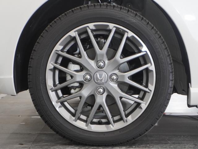 アルミホイール装着車です！これで足元まわりもおしゃれにきまります！