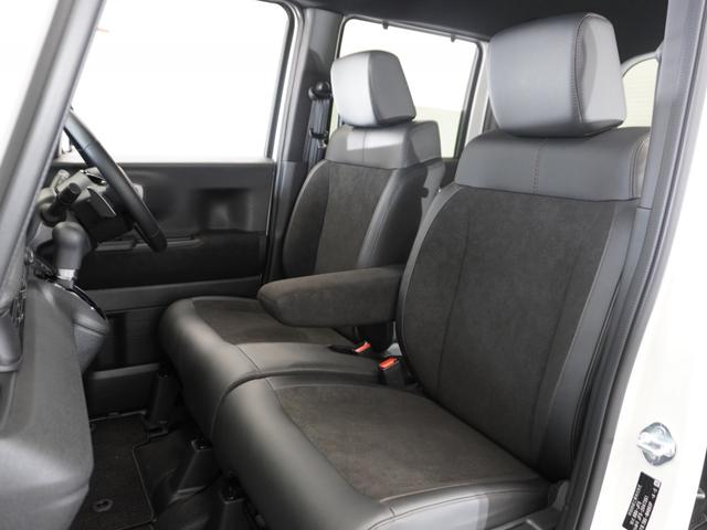 運転席と助手席は足元が繋がっているので自由に行き来しやすいので駐車場が狭いときでも助手席側からスムーズに乗り降りできて便利！