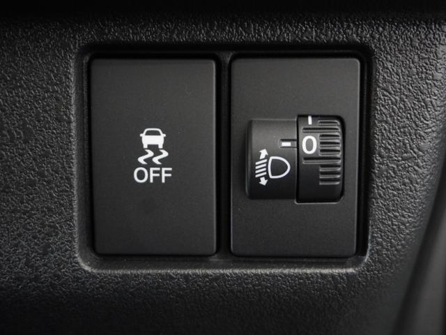 【ＶＳＡ】横滑り防止装置が装備されています。コーナーリング時の横すべりを抑える機能と、車両の急激な挙動変化を抑える機能で、安定した走行を実現しています。運転に安心とゆとりが出来ます。