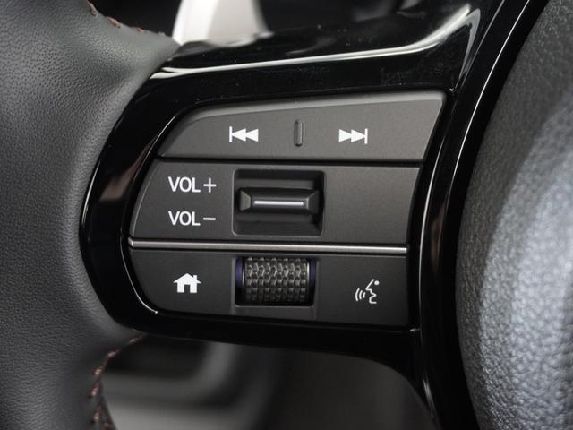 ◆ハンドルに【オーディオリモコンスイッチ】が装備されてます。視点をそらすことなく、ボリューム調整・オーディオソース切替・選曲が出来ます。安全運転しながら操作が可能になりました。