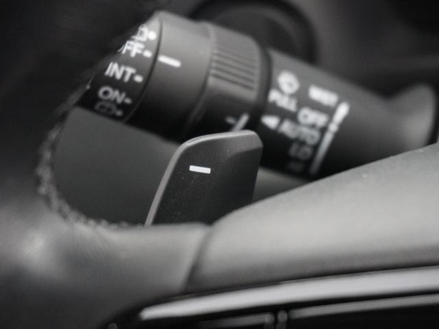 ヴェゼル e:HEVZ 1年保証ナビ全周囲カメDレコETC2.0クルコン 衝突回避支援ブレーキ機能 パノラミックビューモニター 1オナ スマキ Pトランク フルオートエアコン エアバッグ 両席エアバック Rカメ 記録簿付(12枚目)