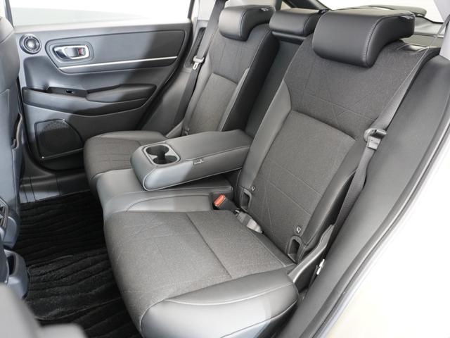 ヴェゼル e:HEVZ 1年保証ナビ全周囲カメDレコETC2.0クルコン 衝突回避支援ブレーキ機能 パノラミックビューモニター 1オナ スマキ Pトランク フルオートエアコン エアバッグ 両席エアバック Rカメ 記録簿付(30枚目)