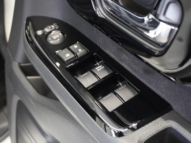 N-BOXカスタム Lターボ 2年保証ナビRカメETC両電扉BT地デジLED 地デジチューナー 衝突軽減ブレーキサポート LEDヘッドライ 1オーナー 禁煙 アイドリングS ターボエンジン PS カーテンエアバック シートヒータ(30枚目)