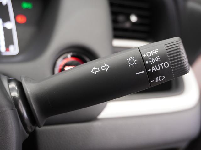 フィット e:HEVホーム 2年保証ナビRカメETCクルコンBT地デジ 前後誤発進抑制機能 クリソナ 助手席エアバッグ 運転席エアバッグ 1オナ アイドリングストップ 禁煙 LEDライト バックカメラ ABS サイドエアバッグ(31枚目)