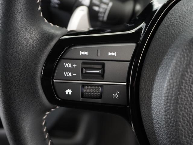 ◆ハンドルに【オーディオリモコンスイッチ】が装備されてます。視点をそらすことなく、ボリューム調整・オーディオソース切替・選曲が出来ます。安全運転しながら操作が可能になりました。