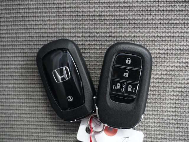 Ｎ－ＢＯＸ ファッションスタイル　２年保証当社試乗車ナビＤレコＲカメＥＴＣ両電扉　禁煙　ソナー　盗難防止装置　スマートキ　ＬＥＤランプ　バックモニター　サイドカーテンエアバック　ドライブレコーダー　クルコン　パワーステアリング　ＶＳＡ（18枚目）