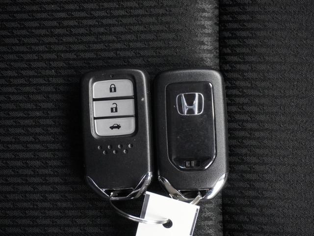 グレイス ＬＸ　１年保証ナビＲカメＥＴＣクルコンＢＴ地デジ　定期点検記録簿　１オナ　ＶＳＡ　ＥＴＣ装備　スマートキ　Ｗエアバック　ＡＡＣ　キーレスエントリー　禁煙　ナビＴＶ　ＬＥＤヘッドランプ　盗難防止システム（15枚目）