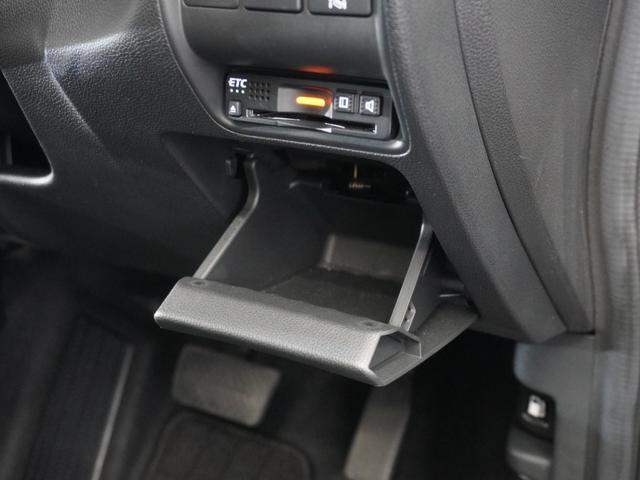 グレイス ＬＸ　１年保証ナビＲカメＥＴＣクルコンＢＴ地デジ　定期点検記録簿　１オナ　ＶＳＡ　ＥＴＣ装備　スマートキ　Ｗエアバック　ＡＡＣ　キーレスエントリー　禁煙　ナビＴＶ　ＬＥＤヘッドランプ　盗難防止システム（32枚目）