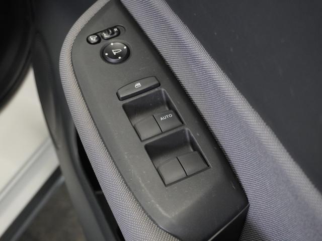 フィット e:HEVクロスター 1年保証ナビRカメETCクルコンBT地デジLED 衝突回避システム 禁煙 1オーナー フルオートエアコン 整備記録簿 前後センサー LEDランプ エアバッグ サイドエアバック VSA バックカメラ(23枚目)