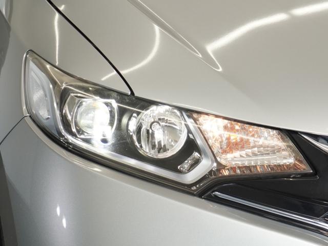 フィットハイブリッド Ｌパッケージ　１年保証ナビＤレコＲカメＥＴＣクルコンＢＴ地デジ　１オーナ　禁煙　ナビ＆ＴＶ　地デジフルセグＴＶ　サイドエアバック　ＤＶＤ再生　ＬＥＤ　ＥＣＯＮ　バックカメラ　オートクルーズコントロール　ＥＴＣ（11枚目）