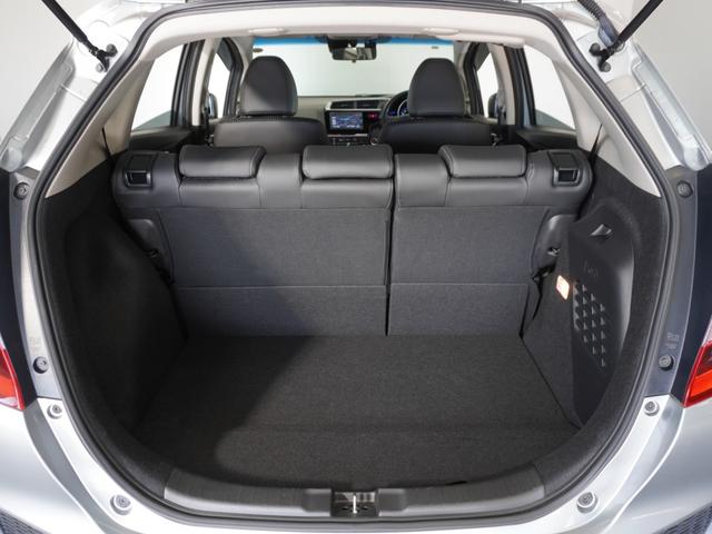 フィットハイブリッド Ｌパッケージ　１年保証ナビＤレコＲカメＥＴＣクルコンＢＴ地デジ　１オーナ　禁煙　ナビ＆ＴＶ　地デジフルセグＴＶ　サイドエアバック　ＤＶＤ再生　ＬＥＤ　ＥＣＯＮ　バックカメラ　オートクルーズコントロール　ＥＴＣ（21枚目）