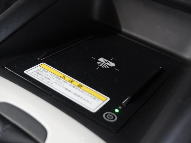 フィット ｅ：ＨＥＶリュクス　２年保証ナビＤレコＲカメＥＴＣクルコンＢＴ地デジ　誤発進抑制機能　Ｉオーナー　メモリーナビ　ＡＷ　リアカメラ　ＥＴＣ付　ＬＥＤ　シートヒーター　クルーズコントロール　セキュリティアラーム　ＤＶＤ　禁煙（7枚目）