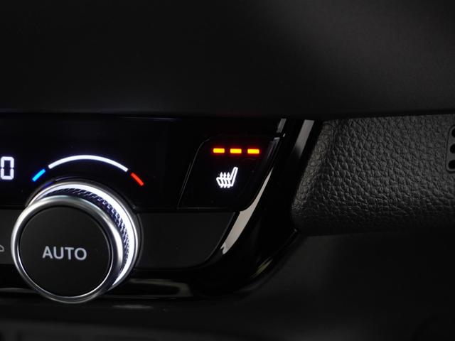 フィット ｅ：ＨＥＶリュクス　２年保証ナビＤレコＲカメＥＴＣクルコンＢＴ地デジ　誤発進抑制機能　Ｉオーナー　メモリーナビ　ＡＷ　リアカメラ　ＥＴＣ付　ＬＥＤ　シートヒーター　クルーズコントロール　セキュリティアラーム　ＤＶＤ　禁煙（12枚目）