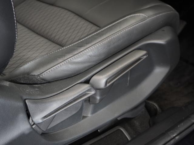 フィット ｅ：ＨＥＶリュクス　２年保証ナビＤレコＲカメＥＴＣクルコンＢＴ地デジ　誤発進抑制機能　Ｉオーナー　メモリーナビ　ＡＷ　リアカメラ　ＥＴＣ付　ＬＥＤ　シートヒーター　クルーズコントロール　セキュリティアラーム　ＤＶＤ　禁煙（30枚目）