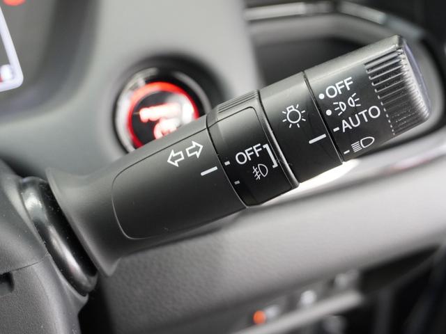 フィット ｅ：ＨＥＶリュクス　２年保証ナビＤレコＲカメＥＴＣクルコンＢＴ地デジ　誤発進抑制機能　Ｉオーナー　メモリーナビ　ＡＷ　リアカメラ　ＥＴＣ付　ＬＥＤ　シートヒーター　クルーズコントロール　セキュリティアラーム　ＤＶＤ　禁煙（38枚目）