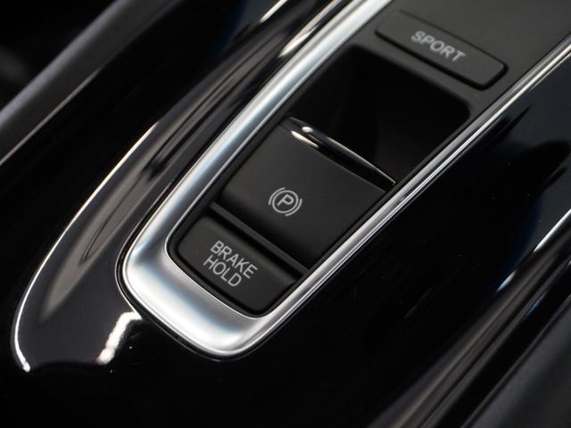 ヴェゼル ハイブリッドＺ・ホンダセンシング　１年保証ナビＤレコＲカメＥＴＣクルコンＢＴ地デジ　レーダーサポート　１オーナ－　ＤＶＤ再生機能　整備記録簿　横滑り防止システム　バックアイカメラ　盗難防止装置　フルセ　シートヒーター付　スマ－トキ－（45枚目）