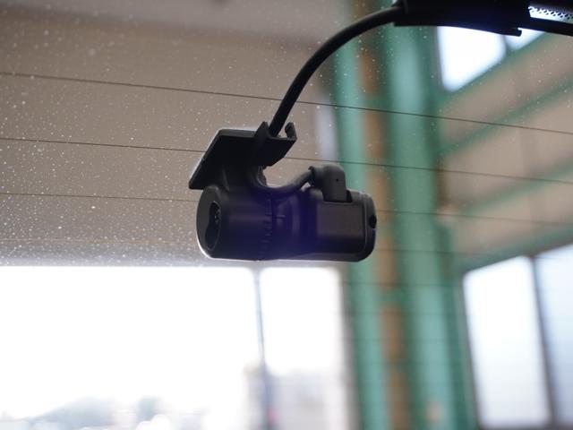 シビック ｅ：ＨＥＶＥＸ　２年保証当社試乗車ナビＤレコＲカメＥＴＣ地デジ　衝突被害軽減ブレーキ　Ｂカメラ　フルセグ　ＬＥＤヘッドライト　サイドカーテンエアバック　サンルーフ　オートライト　パーキングセンサー　ドラレコ　禁煙車（7枚目）