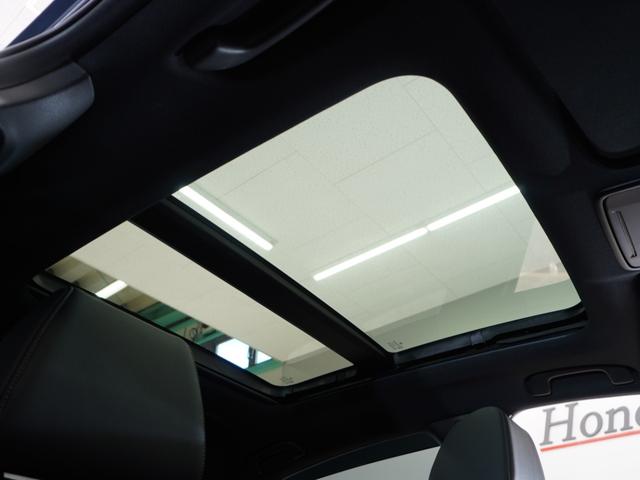 シビック ｅ：ＨＥＶＥＸ　２年保証当社試乗車ナビＤレコＲカメＥＴＣ地デジ　衝突被害軽減ブレーキ　Ｂカメラ　フルセグ　ＬＥＤヘッドライト　サイドカーテンエアバック　サンルーフ　オートライト　パーキングセンサー　ドラレコ　禁煙車（8枚目）