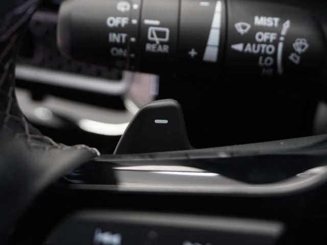 シビック ｅ：ＨＥＶＥＸ　２年保証当社試乗車ナビＤレコＲカメＥＴＣ地デジ　衝突被害軽減ブレーキ　Ｂカメラ　フルセグ　ＬＥＤヘッドライト　サイドカーテンエアバック　サンルーフ　オートライト　パーキングセンサー　ドラレコ　禁煙車（13枚目）