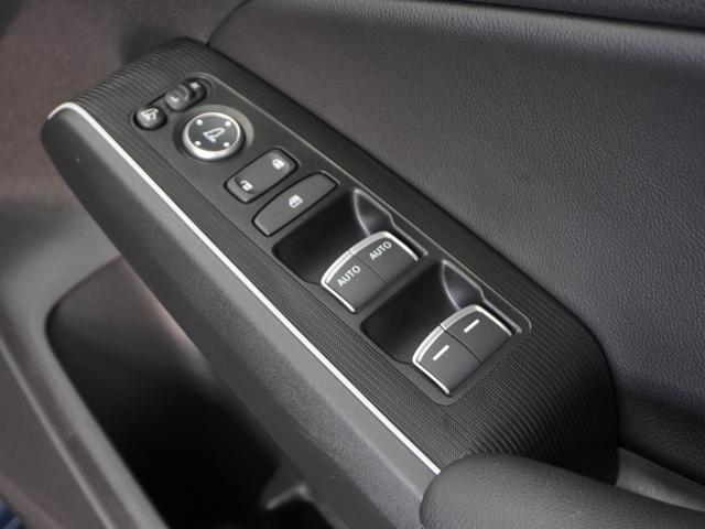 シビック ｅ：ＨＥＶＥＸ　２年保証当社試乗車ナビＤレコＲカメＥＴＣ地デジ　衝突被害軽減ブレーキ　Ｂカメラ　フルセグ　ＬＥＤヘッドライト　サイドカーテンエアバック　サンルーフ　オートライト　パーキングセンサー　ドラレコ　禁煙車（36枚目）