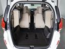 サードシートは跳ね上げ式で、使用しない場合は荷室の拡大ができます。さらに広々なラゲッジスペースの出来上がりです！