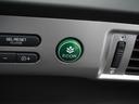 ◆ＥＣＯＮスイッチ（ＥＣＯＮモード）◆エンジンやエアコンといった、クルマ全体の動きを燃費優先で自動制御するＥＣＯＮモード。空調など快適性を優先したいときは、スイッチを押してＯＦＦにできます。