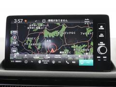 【純正ナビ】搭載車です。ナビの起動までの速度と地図を検索する速度が最大の魅力です。初めての道でも安心・快適なドライブをサポート出来ます。操作も簡単で、ストレスフリーなドライブを提供いたします。 3