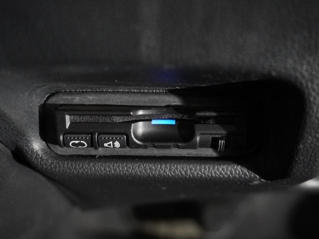 フィット １３Ｇ・Ｆパッケージファインエディション　ワンオーナー車　純正メモリーナビ　オートエアコン　ＣＤ　ＤＶＤ　ＥＴＣ　Ｕ－Ｓｅｌｅｃｔ１年間走行無制限保証（5枚目）