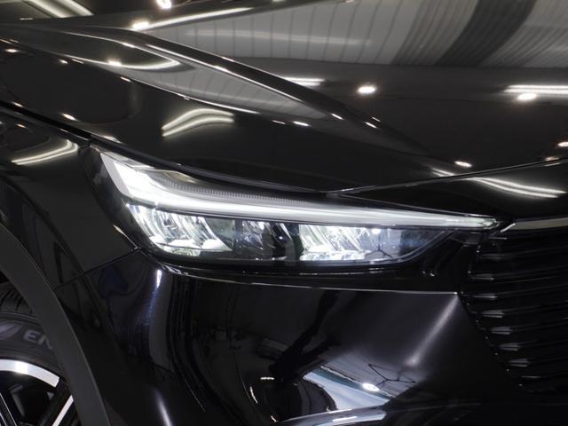 【ＬＥＤヘッドライト】省電力で、明るく遠くまで照らし、夜道や雨天などの走行の際、安心感を高めます。オートライト機構で周囲の明るさを感知し、自動で点灯、消灯します。