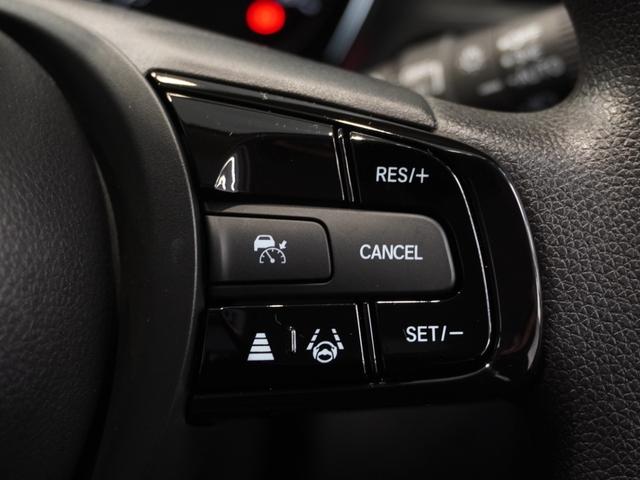 【ホンダセンシング】衝突を予測してブレーキをかけたり、前のクルマにちょうどいい距離でついていったりできる多彩な安心・快適機能を搭載した先進の安全運転支援システム。