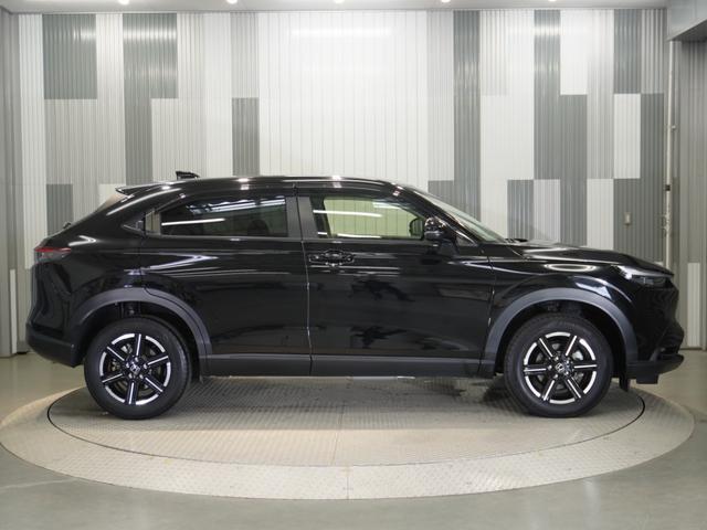 全車整備代金を車両本体価格に含んでおります。法定点検整備または定期点検を実施し、点検記録簿を発行致します。