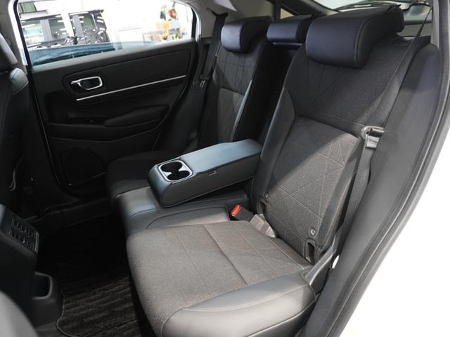 ヴェゼル ｅ：ＨＥＶＺ　ワンオーナー車　クルーズコントロール　ホンダセンシング　ＬＥＤヘッドライト　ＥＴＣ　リアカメラ　Ｕ－ＳｅｌｅｃｔＰｌｅｍｉｕｍ２年間走行無制限保証（14枚目）